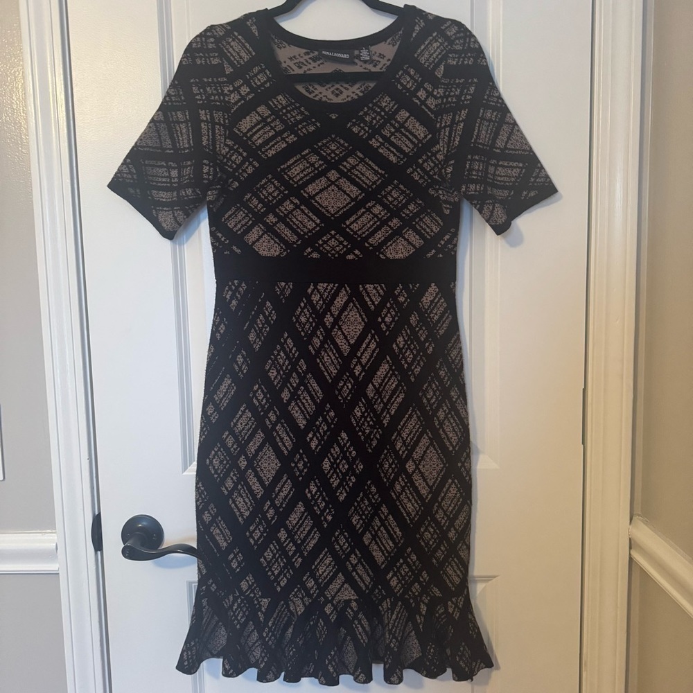 Nina Leonard Black and Tan Plaid Women's Knit Small Dress